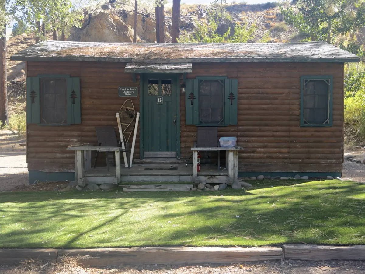 Cabin №6, Lord & Lady Chalmers, snowshoes by the door.